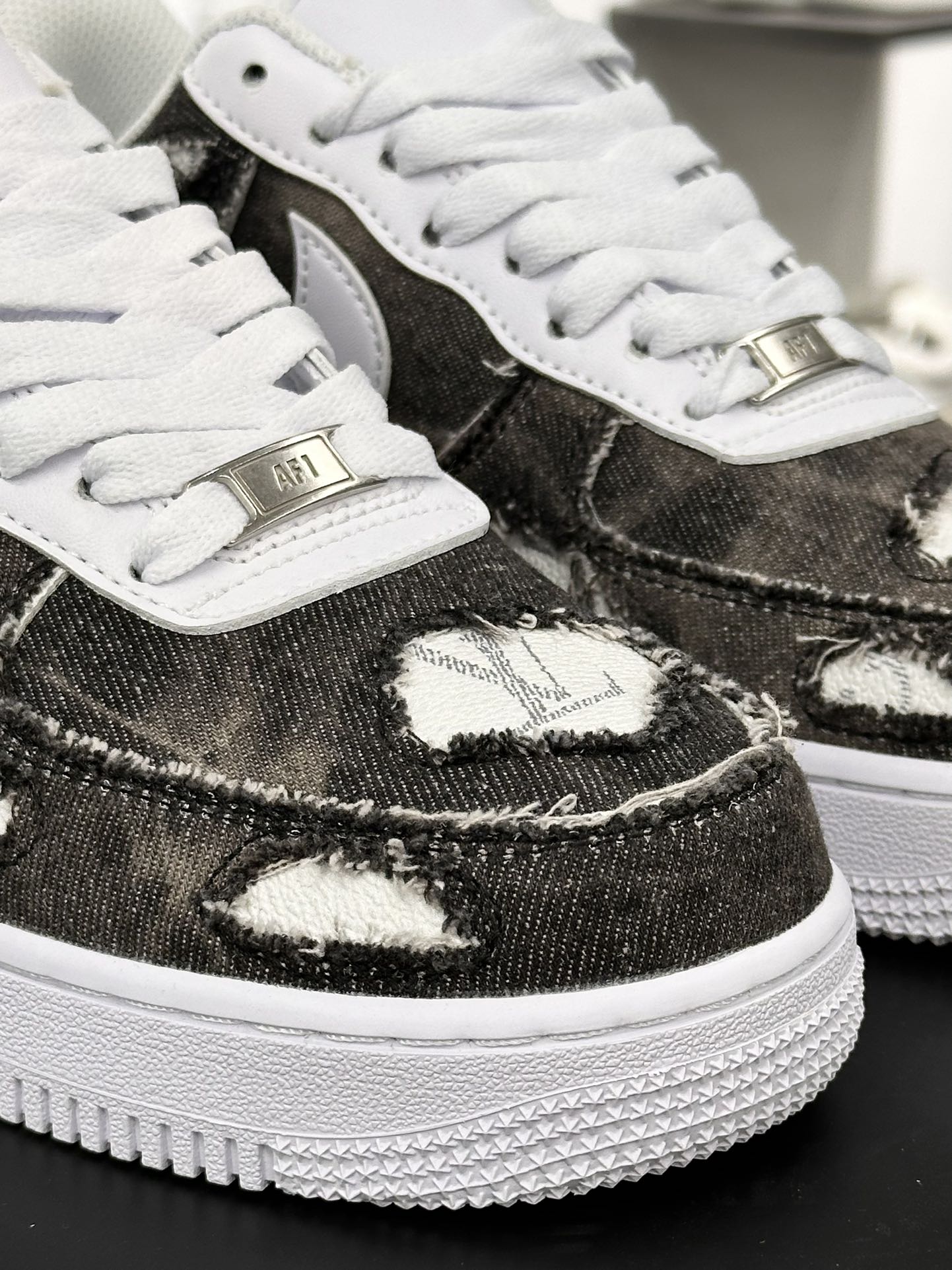 Louis Vuitton x Nike Air Force 1 07 LV8 Low”LV Monogram”空军一号板鞋“磨破牛仔水洗黑灰白”CW2288-111