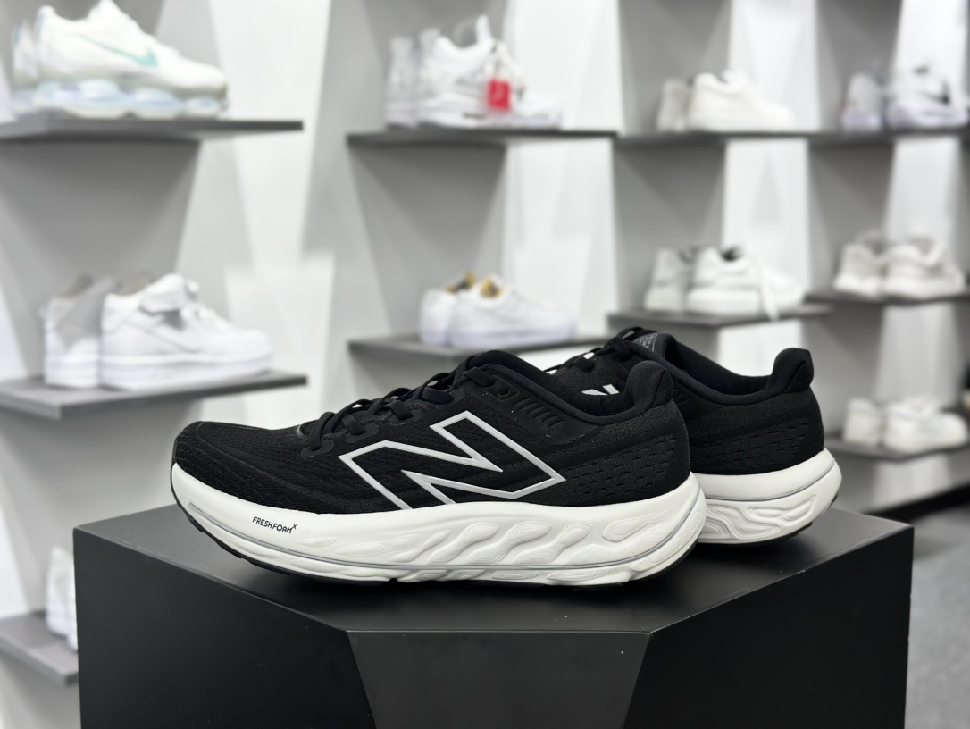 新百伦New Balance Fresh Foam X Vongo v6开跑V6系列低帮跑鞋“网织黑白”WVNGOLK6