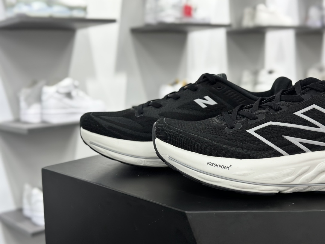 新百伦New Balance Fresh Foam X Vongo v6开跑V6系列低帮跑鞋“网织黑白”WVNGOLK6