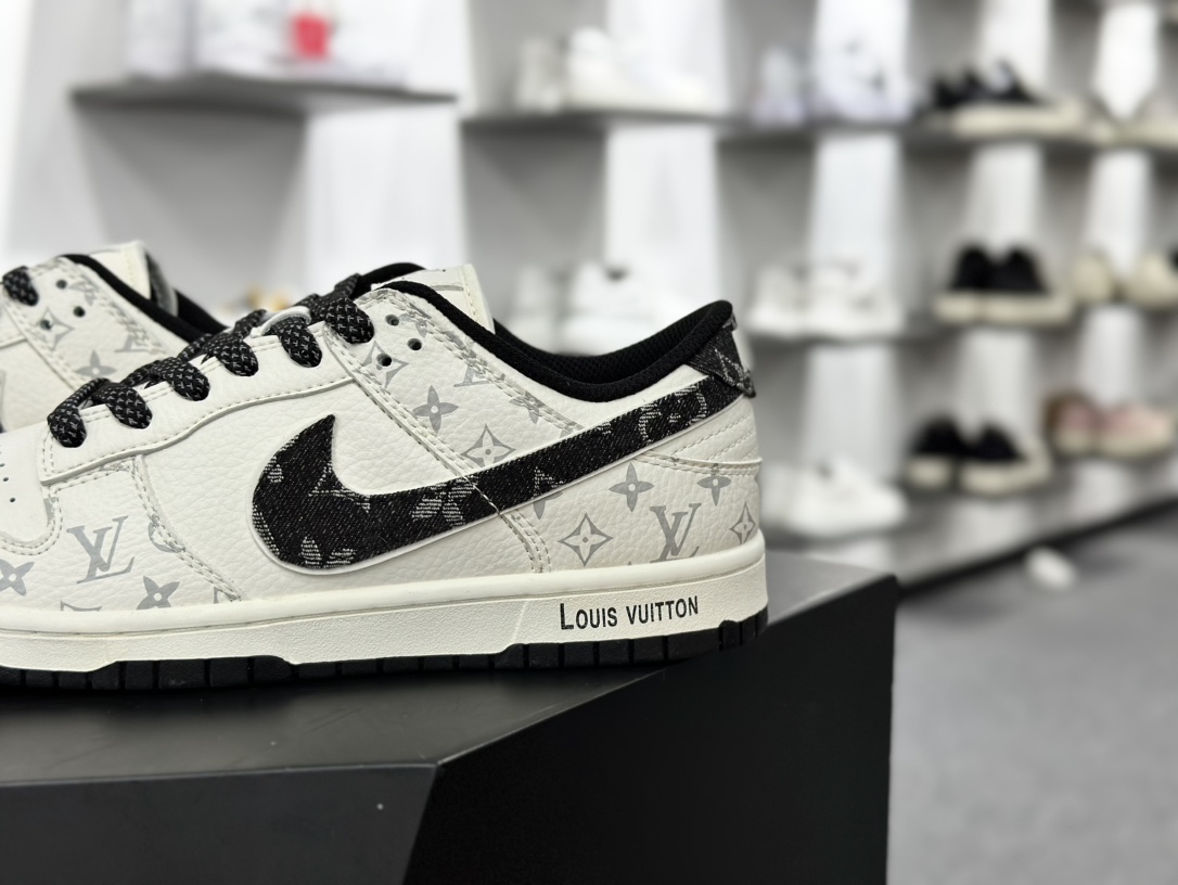 Louis Vuitton x Nike SB Dunk Low”Beige/Black/LV Monogram”扣篮板鞋“皮革米白黑LV老花印面”FC1688-130