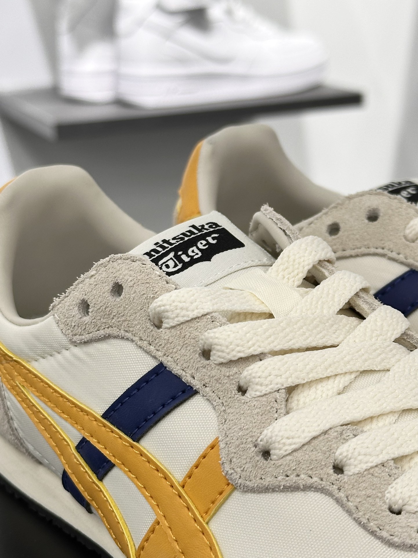 男鬼塚虎/Onitsuka Tiger Serrano Low 塞拉诺系列低帮薄底复古经典百搭休闲慢跑鞋“淡黄米灰”1183C285-201