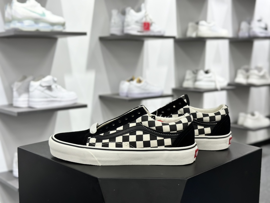 范斯Vans Old Skool Reiue 136 老茱利安136系列低帮半月包头硫化休闲运动板鞋“旧黑米白棋盘格子”VN000MT6V0N