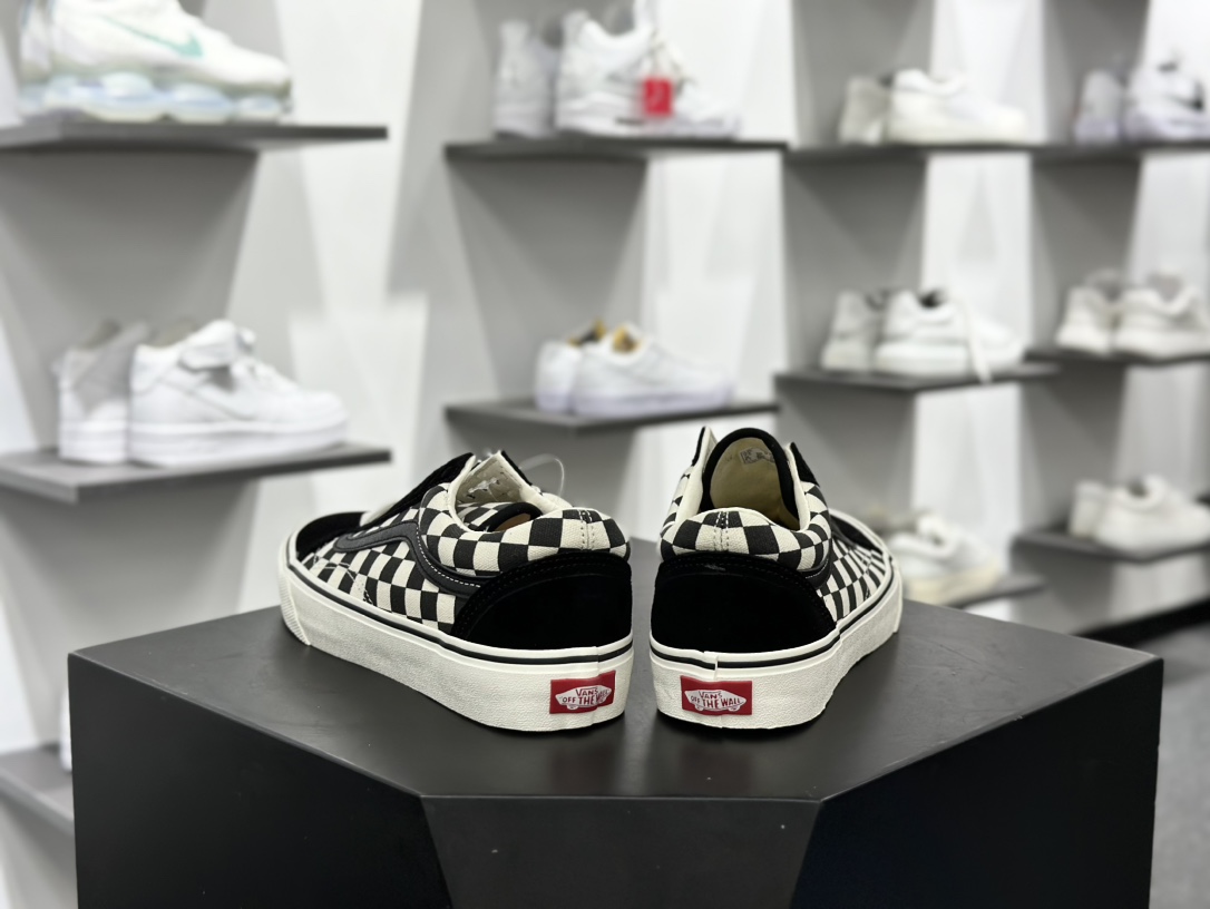 范斯Vans Old Skool Reiue 136 老茱利安136系列低帮半月包头硫化休闲运动板鞋“旧黑米白棋盘格子”VN000MT6V0N