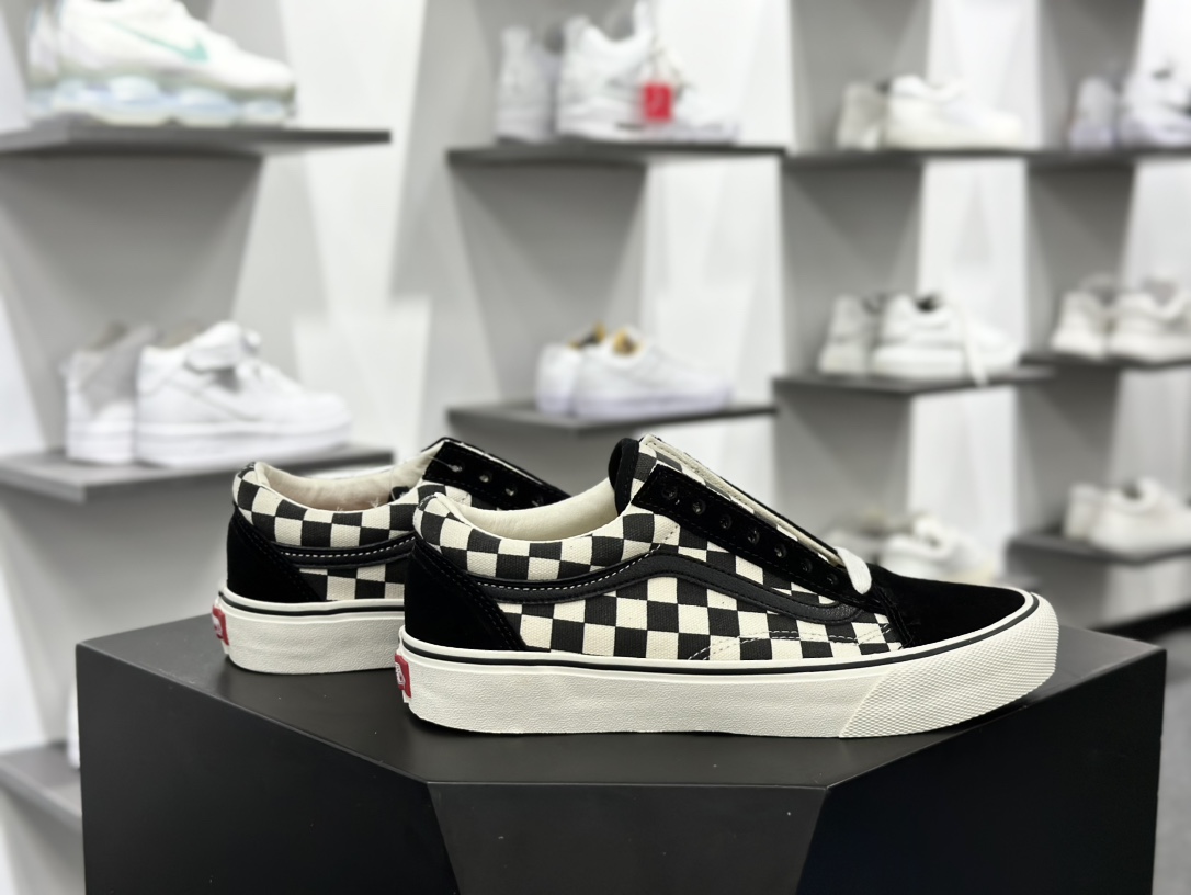 范斯Vans Old Skool Reiue 136 老茱利安136系列低帮半月包头硫化休闲运动板鞋“旧黑米白棋盘格子”VN000MT6V0N