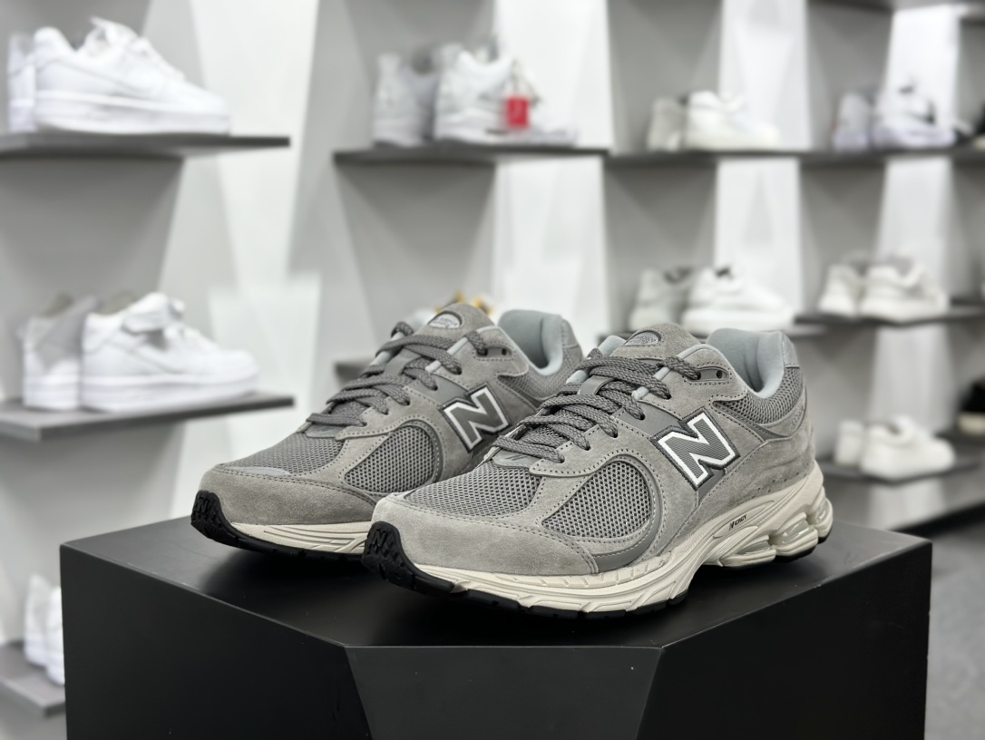 NB新百伦New Balance 2002R系列低帮慢跑鞋“麂皮深灰白米”ML2002RC