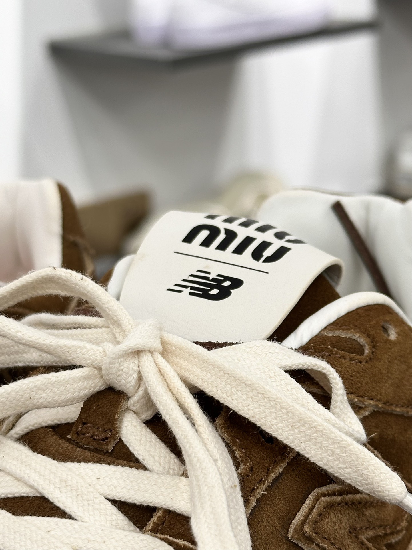 缪缪Miu Miu x NB新百伦New Balance 530 SL系列低帮经典复古休闲运动慢跑鞋“联名深棕橙鞋带”5E165E_Z5O_F0401_F_D005