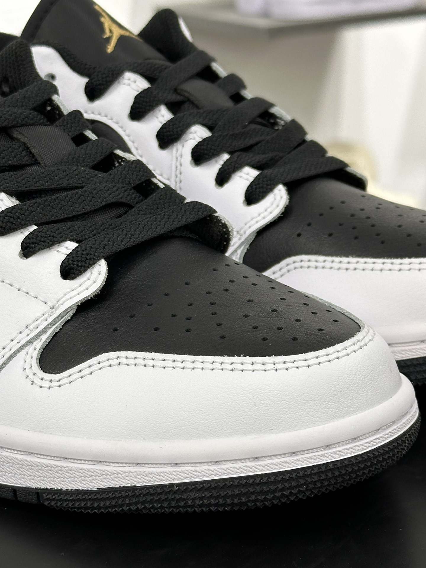 Air Jordan 1 Low”White/Black/Metallic Gold”AJ1乔丹一代低帮篮球鞋“白黑金钩”553558-172