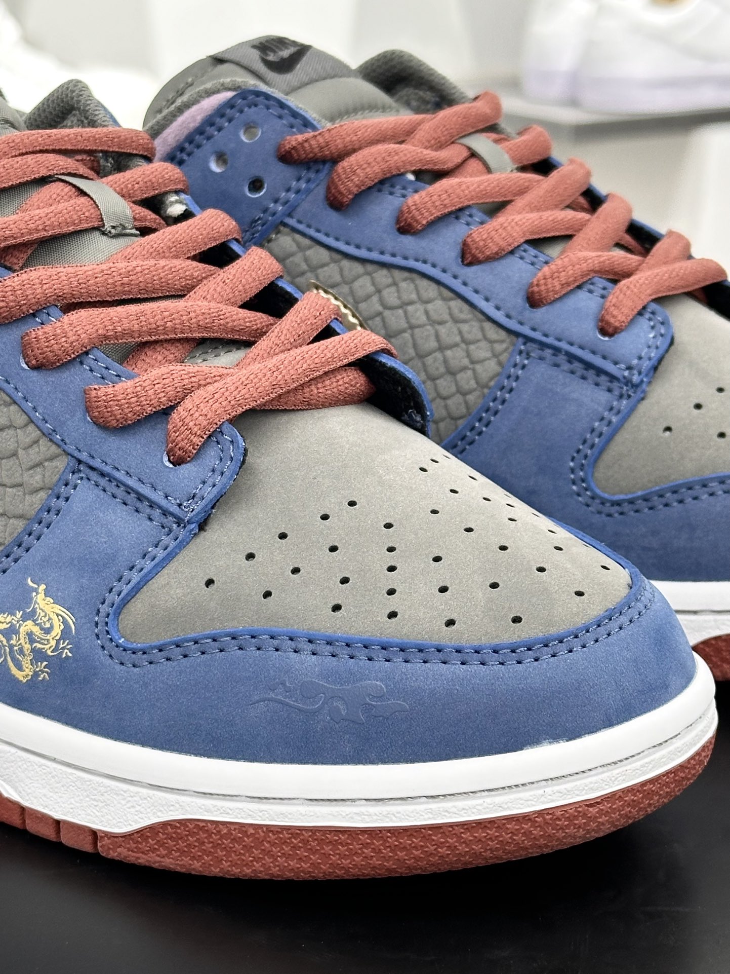 耐克Nike SB Dunk Low”Black Myth: Wu kong”扣篮系列低帮板鞋“藏蓝灰酒红金黑悟空”DV2433-109