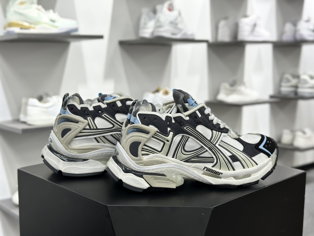 巴黎世家BALENCIAGA Runner Sneaker”Whit Water Blue”慢跑系列低帮鞋“解构破坏白水蓝涂鸦LOGO”772767 W3RNY 0133