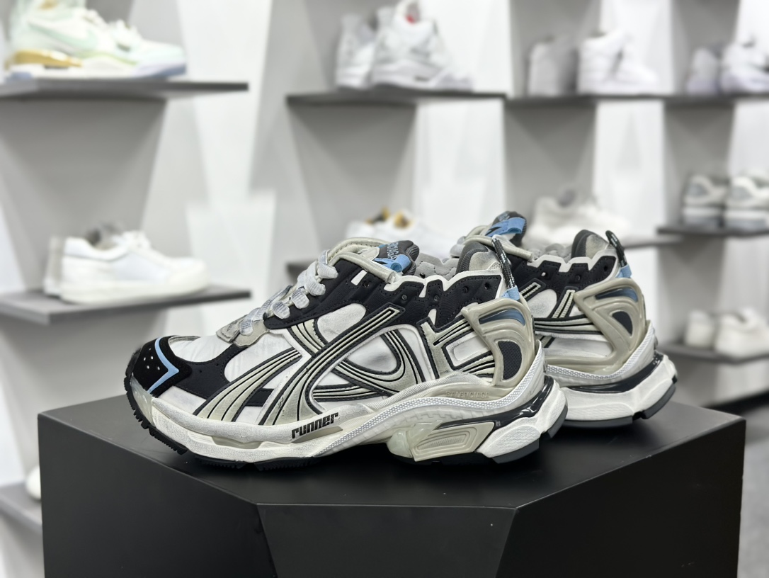 巴黎世家BALENCIAGA Runner Sneaker”Whit Water Blue”慢跑系列低帮鞋“解构破坏白水蓝涂鸦LOGO”772767 W3RNY 0133