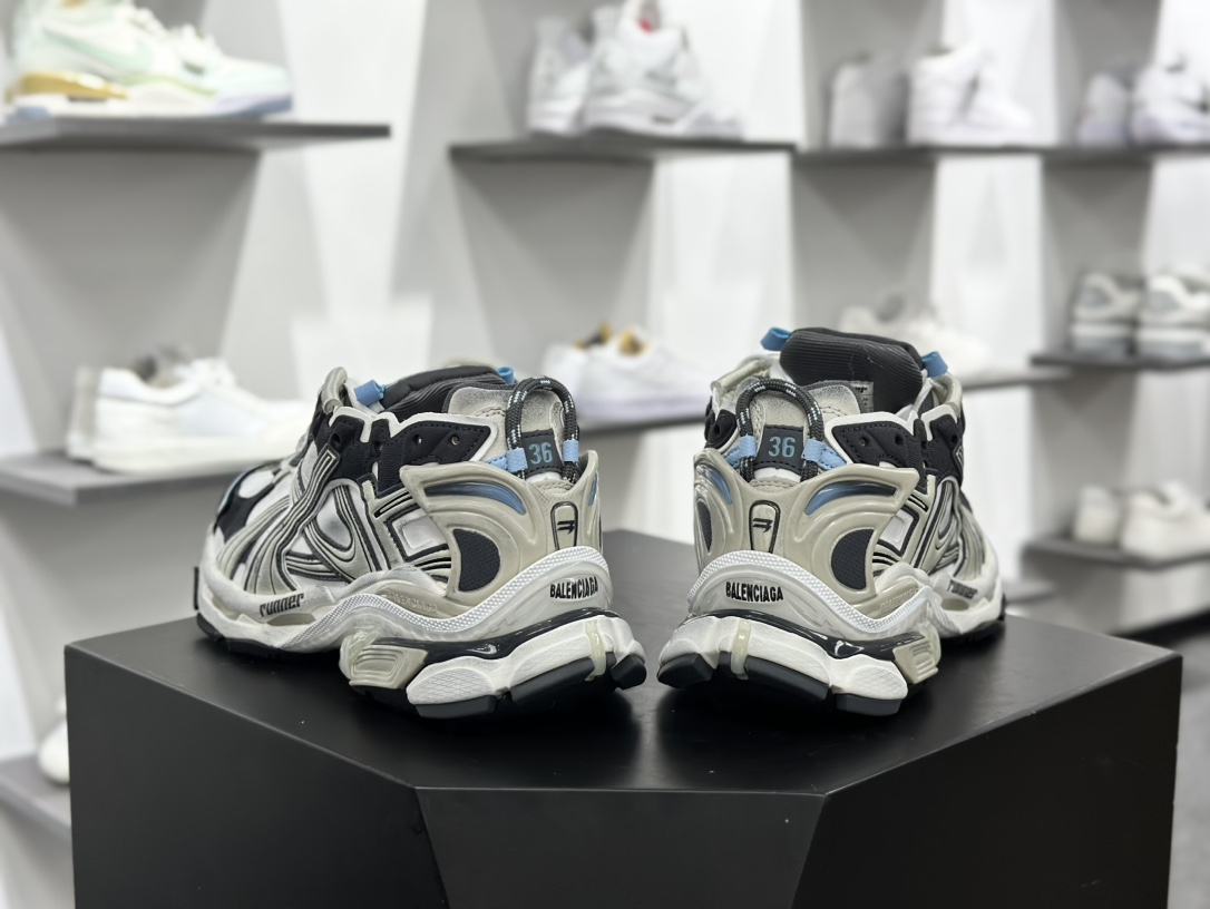 巴黎世家BALENCIAGA Runner Sneaker”Whit Water Blue”慢跑系列低帮鞋“解构破坏白水蓝涂鸦LOGO”772767 W3RNY 0133