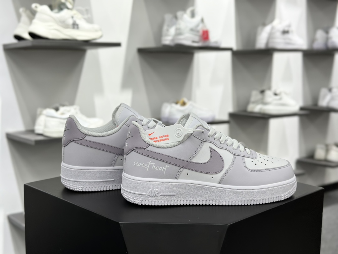 耐克Nike Air Force 1 07 LV8 Low”Sweet heart”空军一号板鞋“白淡粉紫甜心涂鸦”DY8899-004