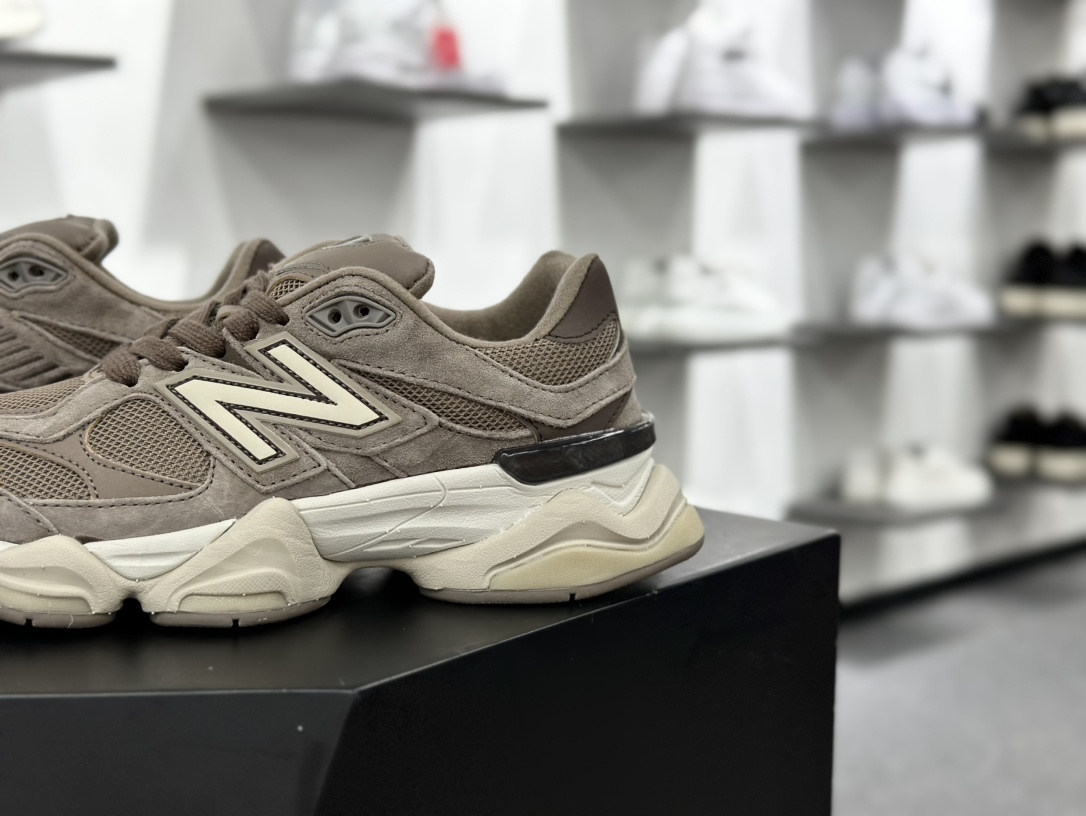 新百伦New Balance 9060”Mushroom/Brown”系列复古百搭跑步鞋“蘑菇棕米白”U9060JMR