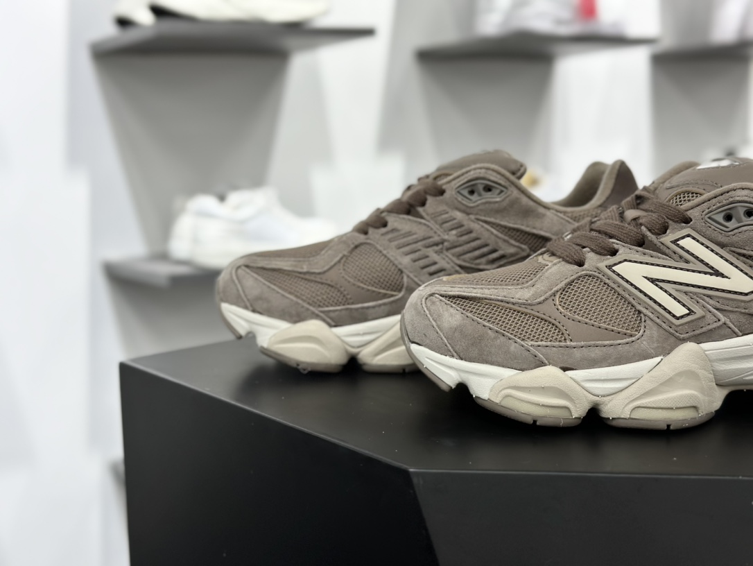 新百伦New Balance 9060”Mushroom/Brown”系列复古百搭跑步鞋“蘑菇棕米白”U9060JMR