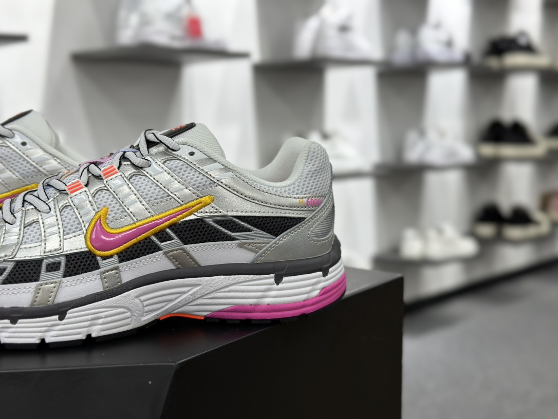 耐克Nike P-6000 Premium”Silver/Laser Fuchsia”系列低帮慢跑鞋“子弹银粉黄黑”BV1021-100