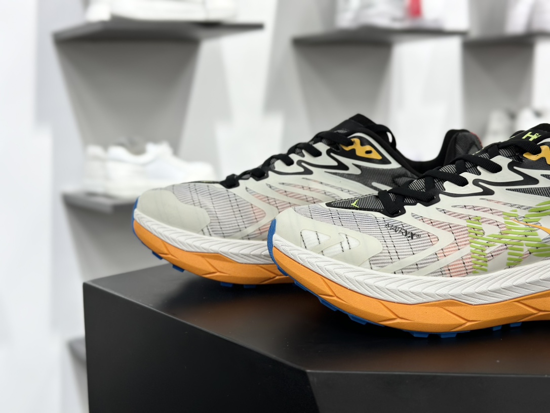 Hoka One One Tecton X 2 M 钛氪动X2系列低帮厚底轻量慢跑鞋“网织米白黑蓝黄”1134516/WLR