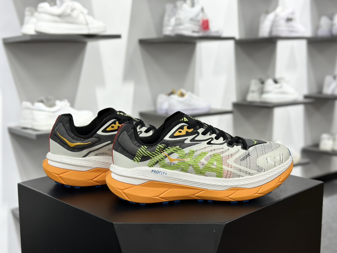 Hoka One One Tecton X 2 M 钛氪动X2系列低帮厚底轻量慢跑鞋“网织米白黑蓝黄”1134516/WLR