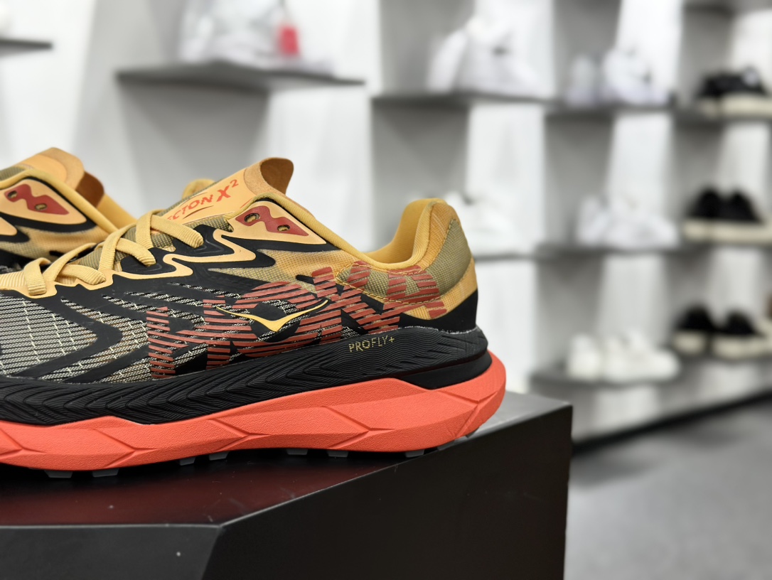 Hoka One One Tecton X 2 M 钛氪动X2系列低帮厚底轻量慢跑鞋“网织炭黑黄桔红”1134516/BFLM