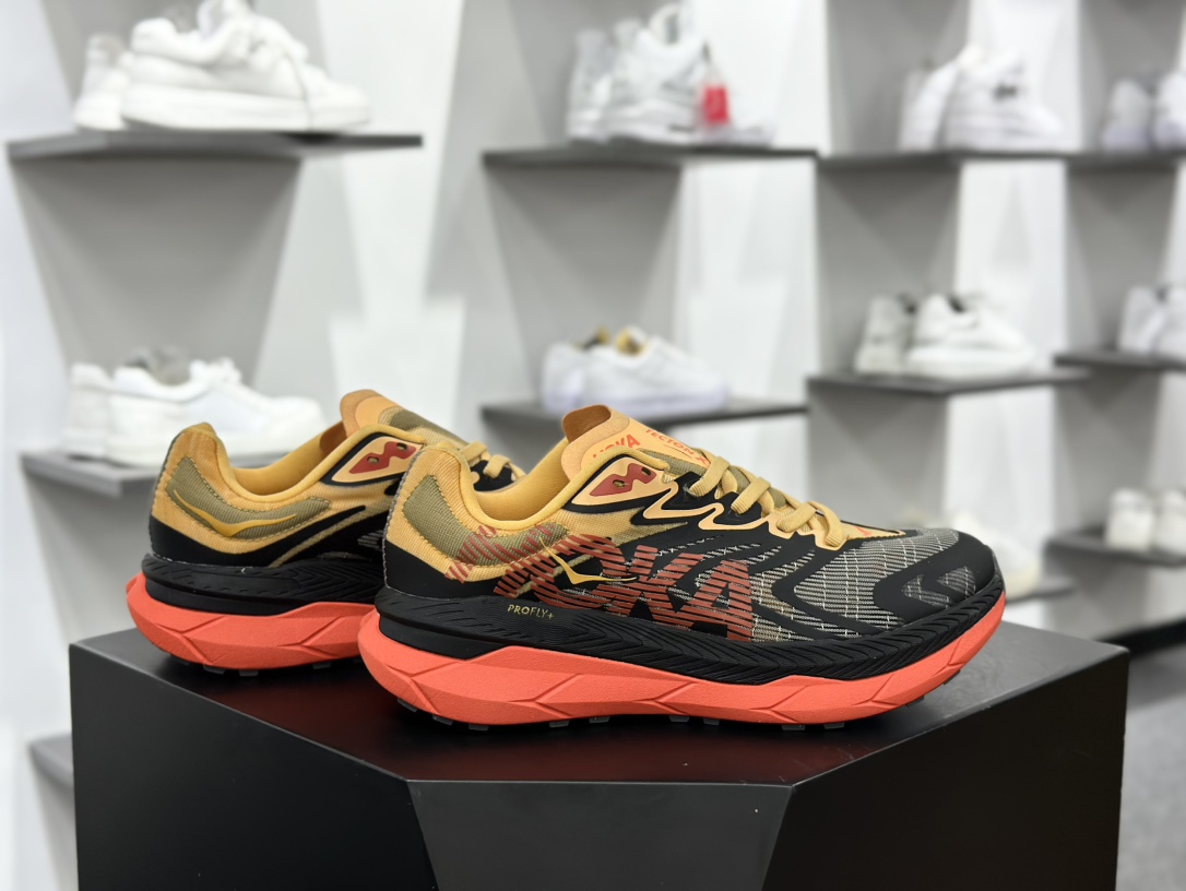 Hoka One One Tecton X 2 M 钛氪动X2系列低帮厚底轻量慢跑鞋“网织炭黑黄桔红”1134516/BFLM