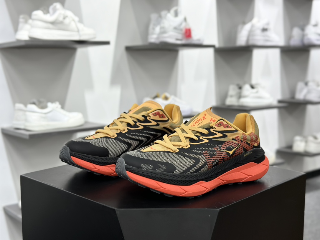 Hoka One One Tecton X 2 M 钛氪动X2系列低帮厚底轻量慢跑鞋“网织炭黑黄桔红”1134516/BFLM