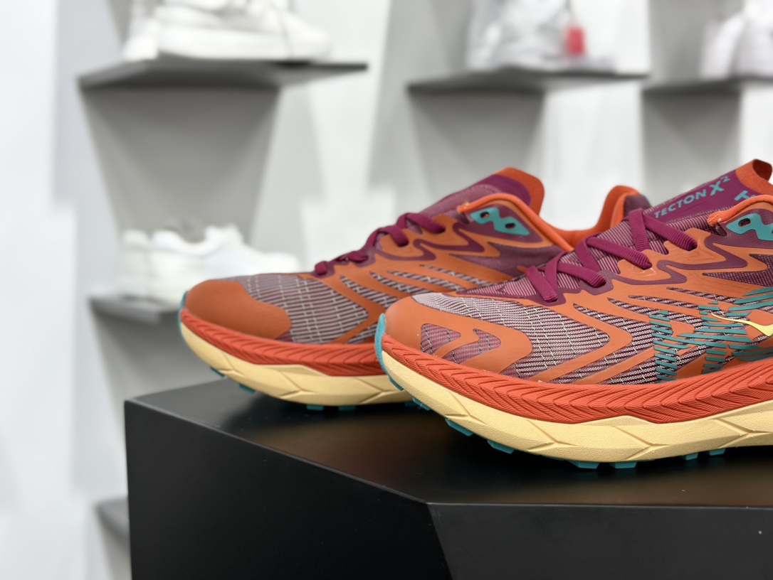 Hoka One One Tecton X 2 M 钛氪动X2系列低帮慢跑鞋“网织橙玫粉水绿”1134516/CJFL