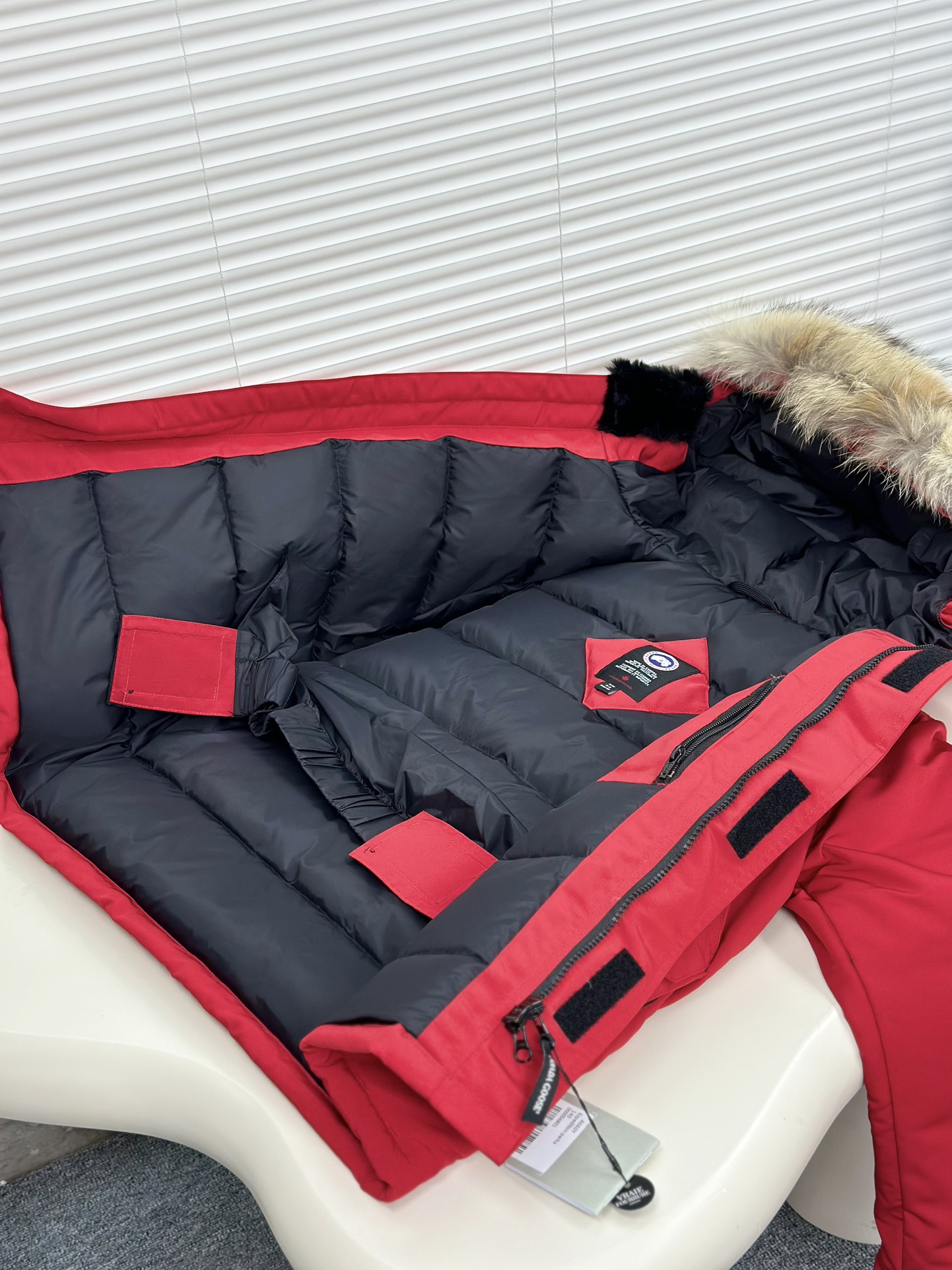 Canada Goose Children’s Expedition C08 Coat: Custom-made, Twilight-proof Fabric, Warm Duck Feathers, Military-grade Zippers - 图片 3
