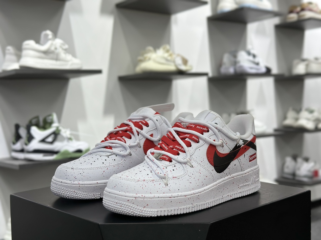 内置全掌Air Sole气垫联乘志高无上Supreme x Nike Air Force 1'07 Low”Whit Red/Black/Graffit”空军一号板鞋“Sup联名白红黑断钩涂鸦绑绳”CU9225-101