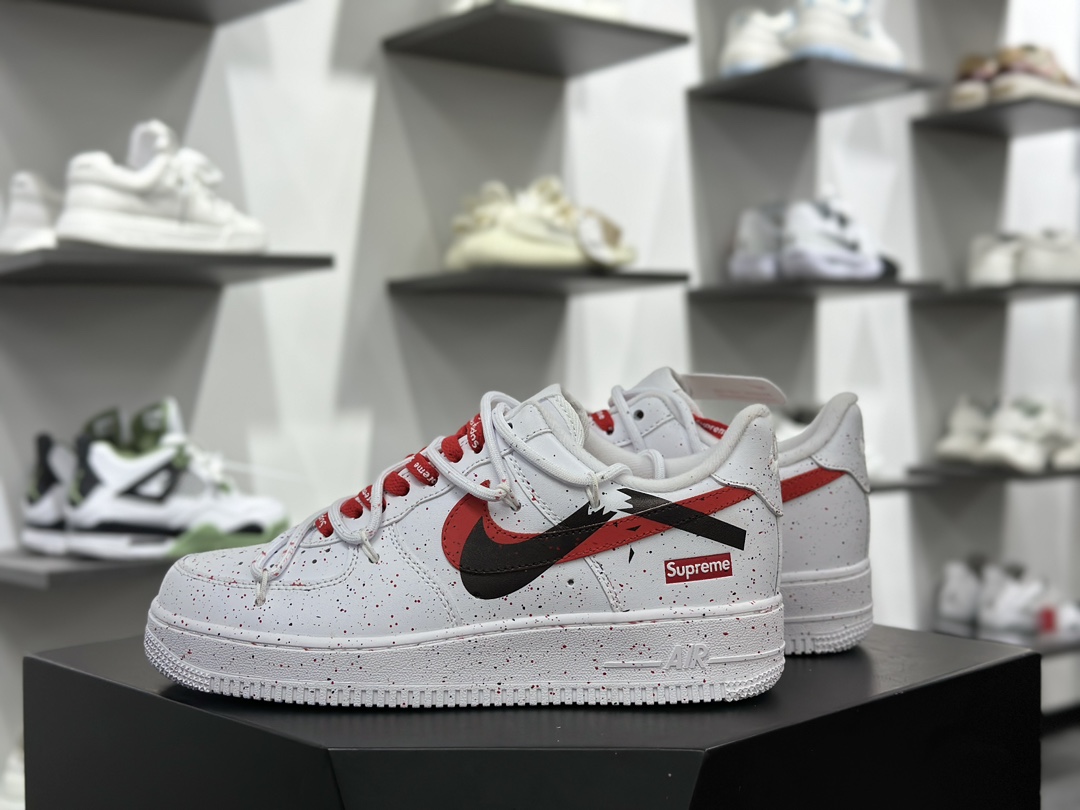 内置全掌Air Sole气垫联乘志高无上Supreme x Nike Air Force 1'07 Low”Whit Red/Black/Graffit”空军一号板鞋“Sup联名白红黑断钩涂鸦绑绳”CU9225-101