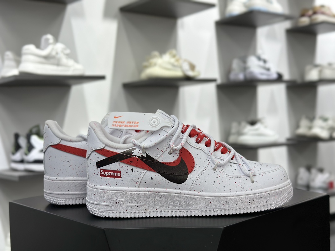 内置全掌Air Sole气垫联乘志高无上Supreme x Nike Air Force 1'07 Low”Whit Red/Black/Graffit”空军一号板鞋“Sup联名白红黑断钩涂鸦绑绳”CU9225-101