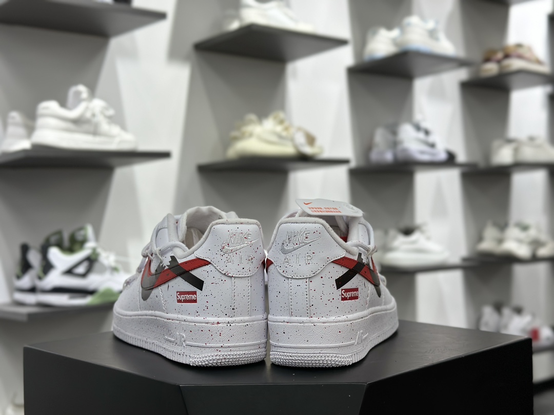 内置全掌Air Sole气垫联乘志高无上Supreme x Nike Air Force 1'07 Low”Whit Red/Black/Graffit”空军一号板鞋“Sup联名白红黑断钩涂鸦绑绳”CU9225-101