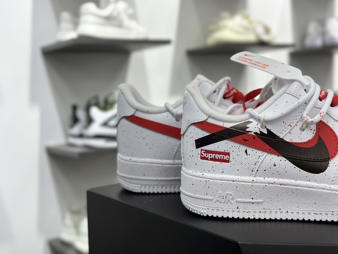 内置全掌Air Sole气垫联乘志高无上Supreme x Nike Air Force 1'07 Low”Whit Red/Black/Graffit”空军一号板鞋“Sup联名白红黑断钩涂鸦绑绳”CU9225-101