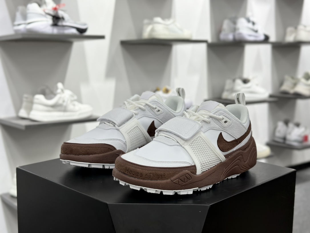 Travis Scott x Nike Zoom Field Jaxx SP”Reverse Mocha/Brown”斯皮里东慢跑鞋“TS联名反转米白褐暗棕倒钩”HQ3073-100