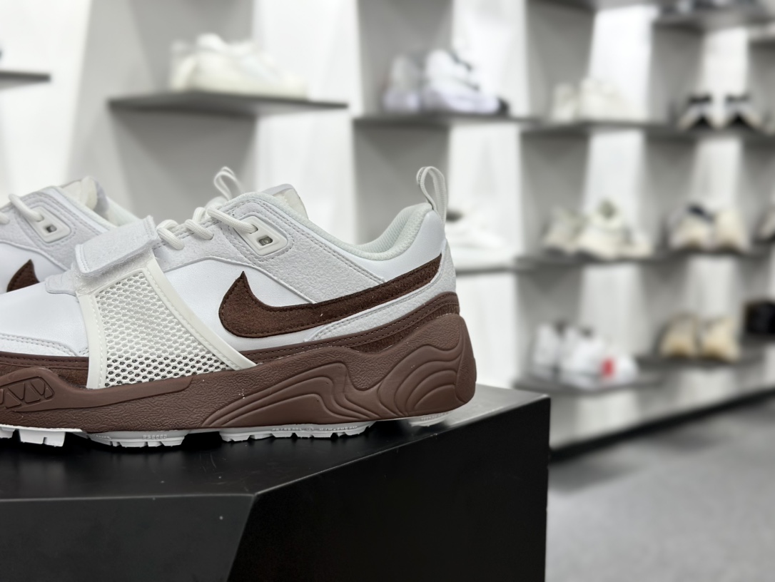 Travis Scott x Nike Zoom Field Jaxx SP”Reverse Mocha/Brown”斯皮里东慢跑鞋“TS联名反转米白褐暗棕倒钩”HQ3073-100