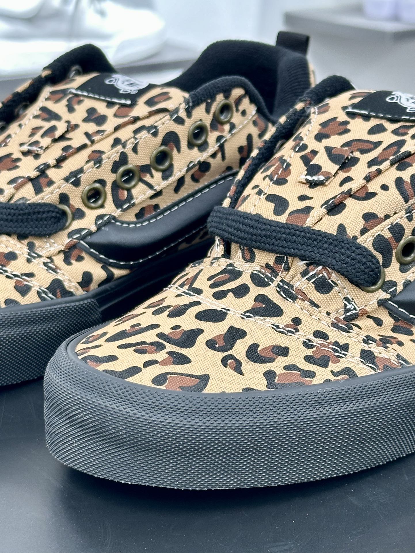 Vans Kun Skool 豹纹面包鞋 舒适百搭范斯防滑减震 低帮板鞋