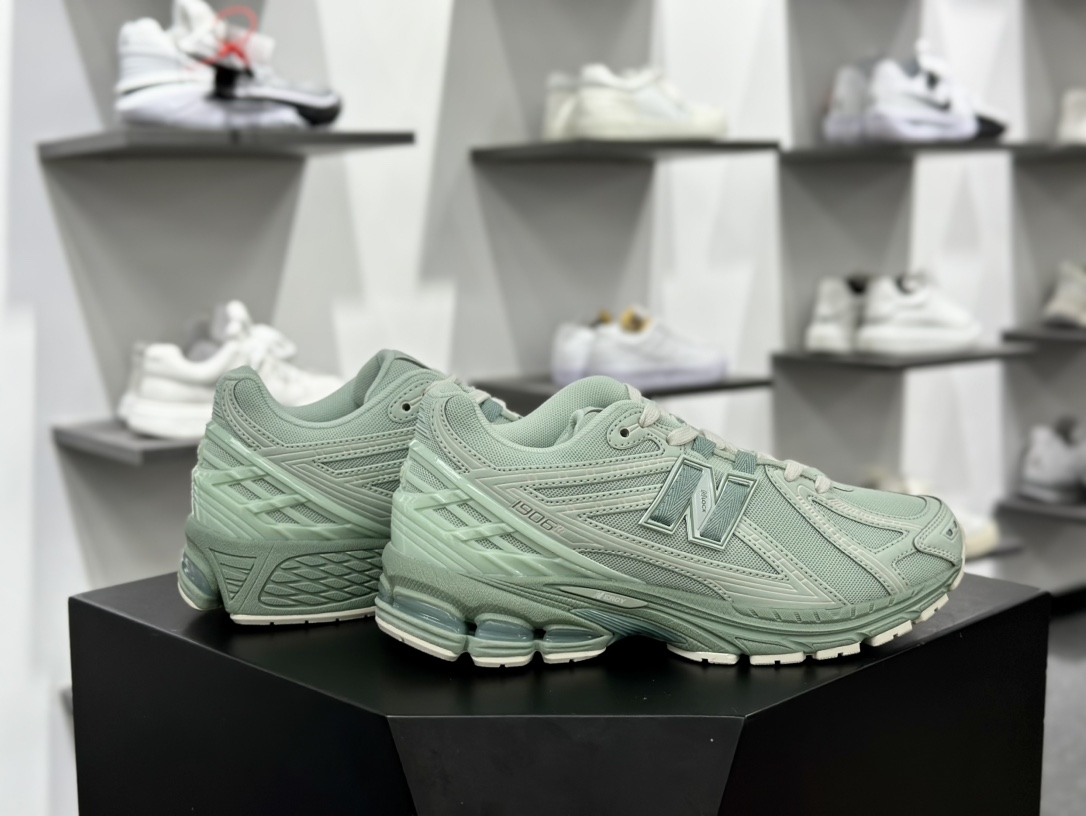 New Balance 1906R 联名复古潮流休闲运动慢跑鞋 M1906RZC