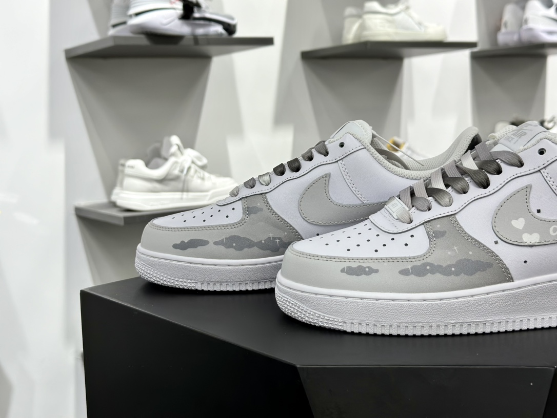 耐克Nike Air Force 1 07 LV8 Low”White/Grey/Cloud”空军一号板鞋“白灰云朵涂鸦”CW2288-312