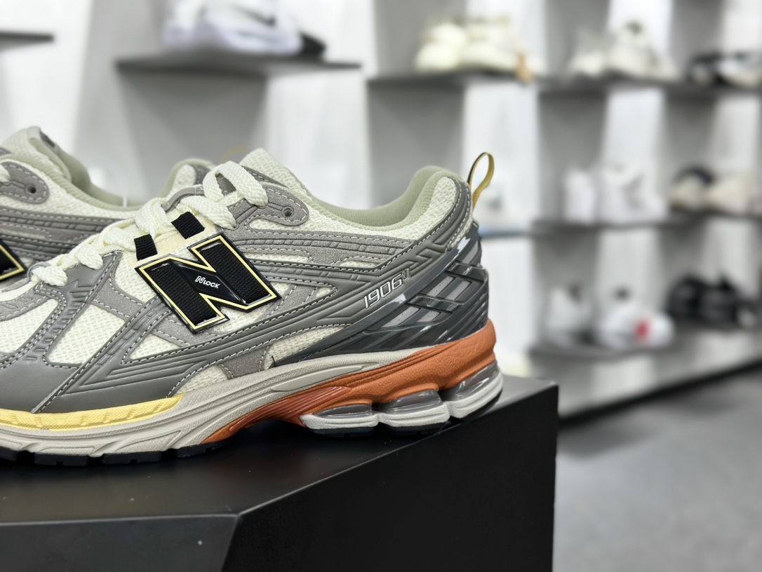 New Balance 1906系列复古老爹风休闲运动慢跑鞋 M1906NG1