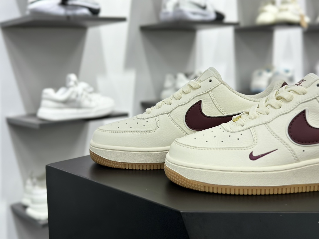 Nike Air Force 1 Low 07 40周年 白红小钩 WA0531-308