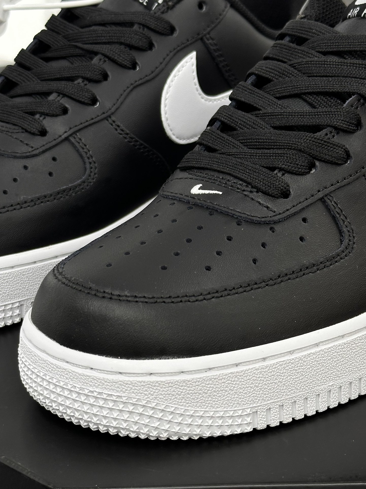 Air Force 1 Low 黑白 FV5948-001