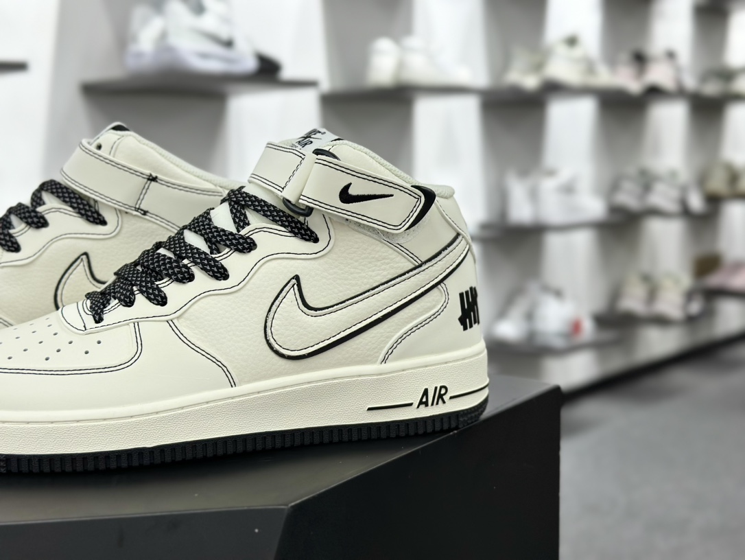 UNDEFEATED x Nike Air Force 1′07 Low”Beige/Black 3M”空军一号经典低帮板鞋“皮革米白黑五杠3M反光”GB5969-001