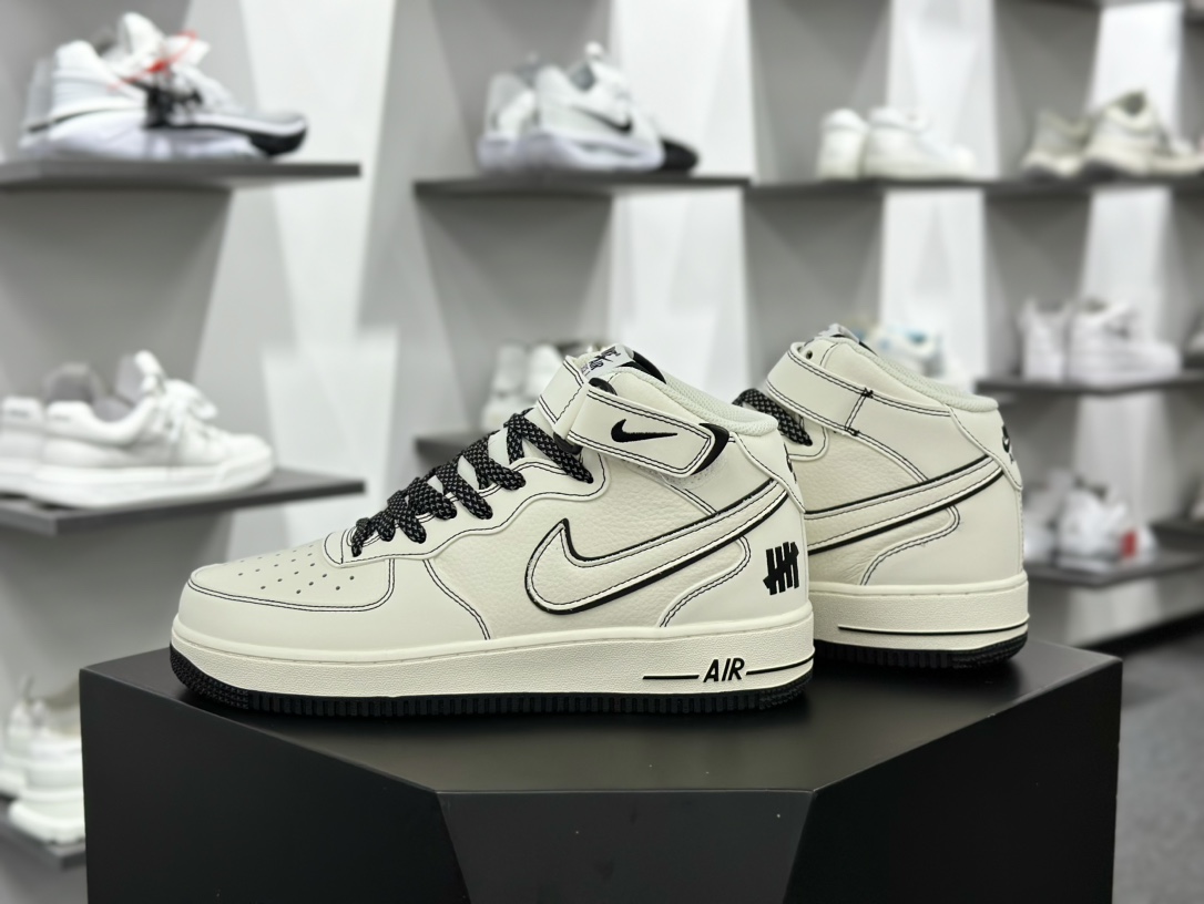 UNDEFEATED x Nike Air Force 1′07 Low”Beige/Black 3M”空军一号经典低帮板鞋“皮革米白黑五杠3M反光”GB5969-001