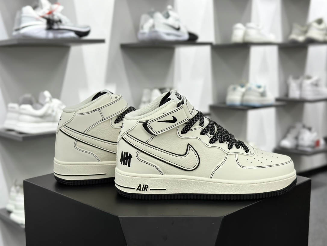 UNDEFEATED x Nike Air Force 1′07 Low”Beige/Black 3M”空军一号经典低帮板鞋“皮革米白黑五杠3M反光”GB5969-001