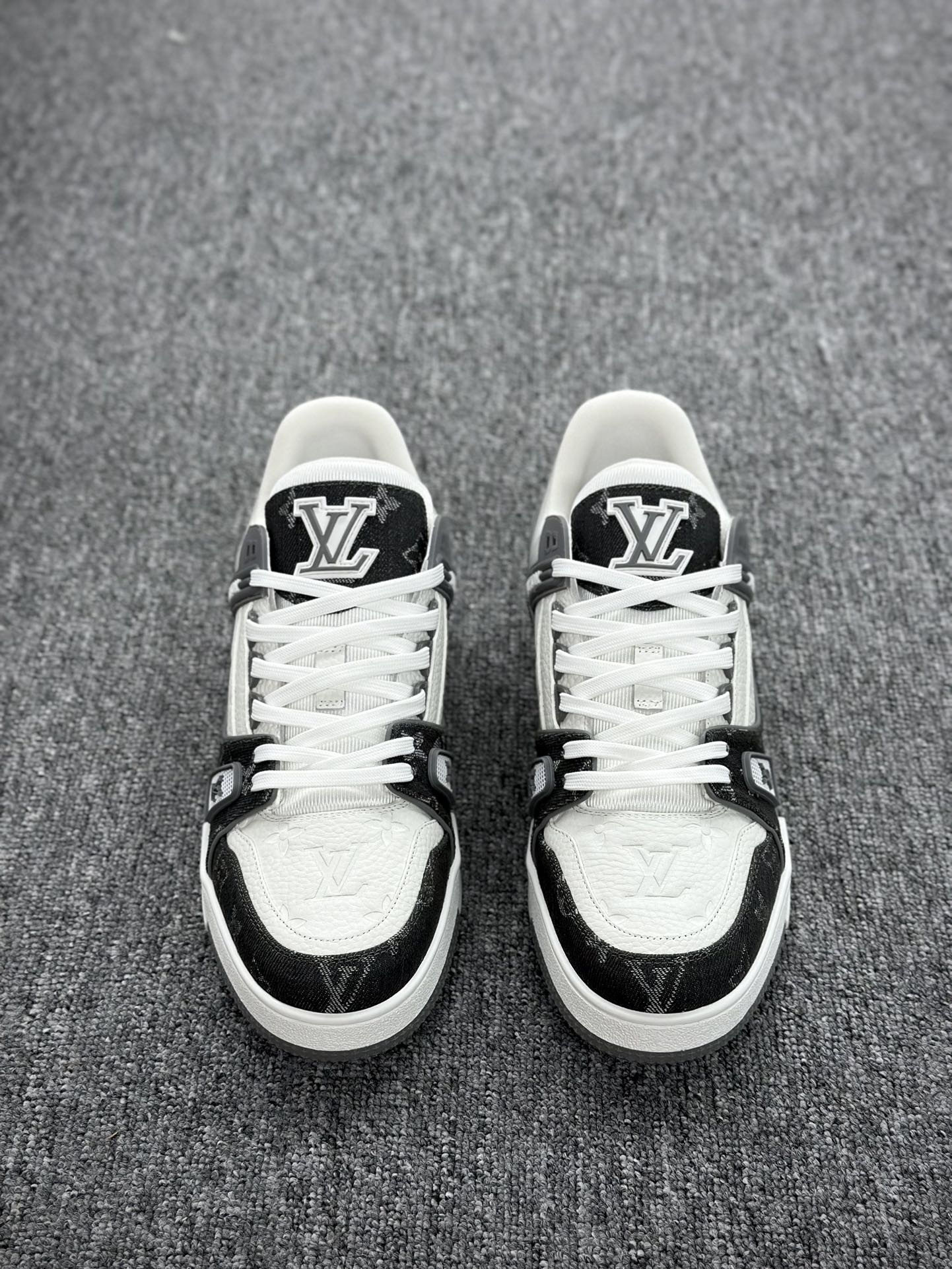 LV路易威登Louis Vuitton Trainer Sneaker Low 低帮复古休闲运动文化百搭篮球板鞋 1AD7JR