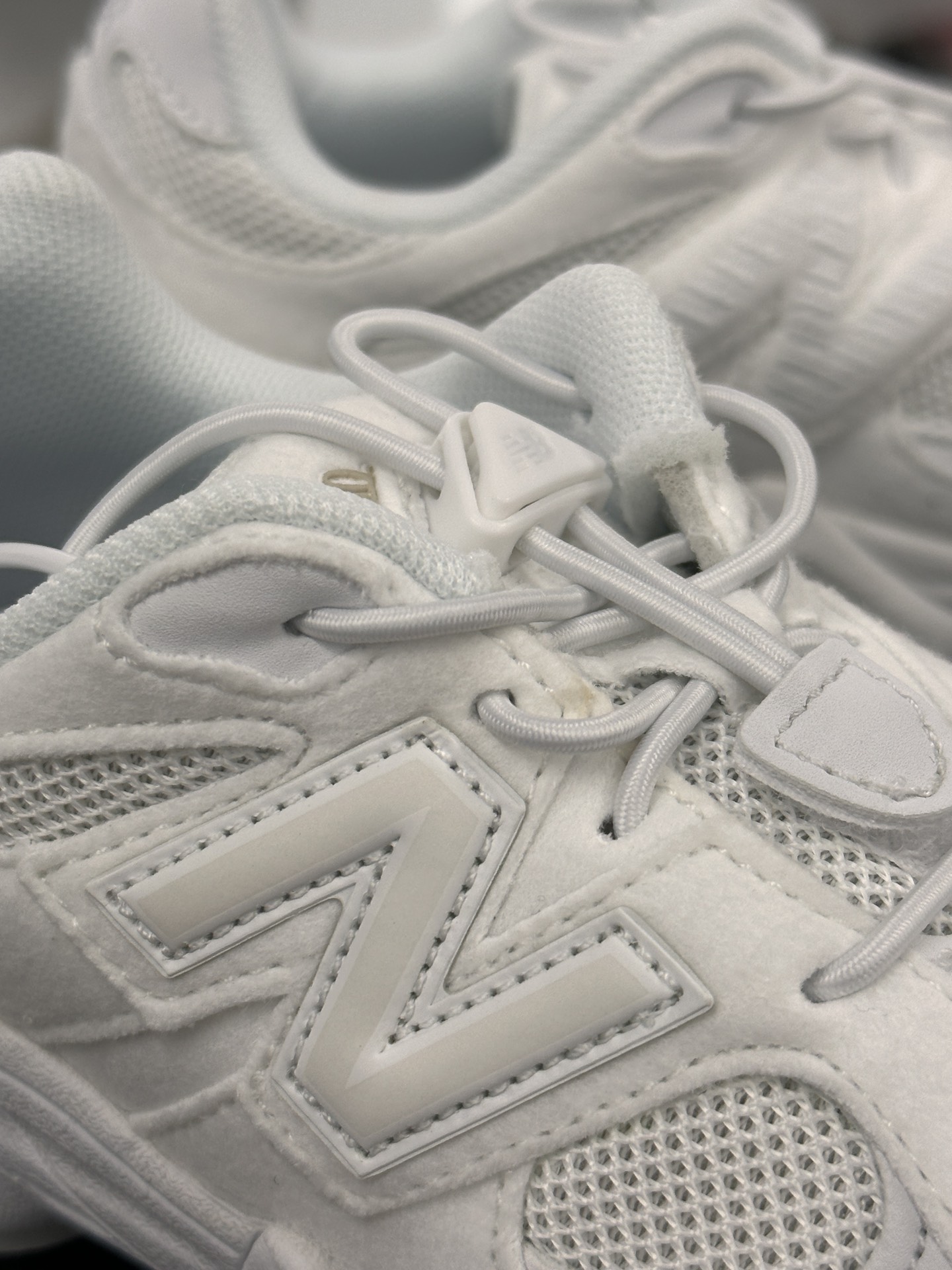 新百伦New Balance 9060”White”系列复古百搭老爹风小象蹄休闲运动跑步鞋“全白”PV9060NRJ