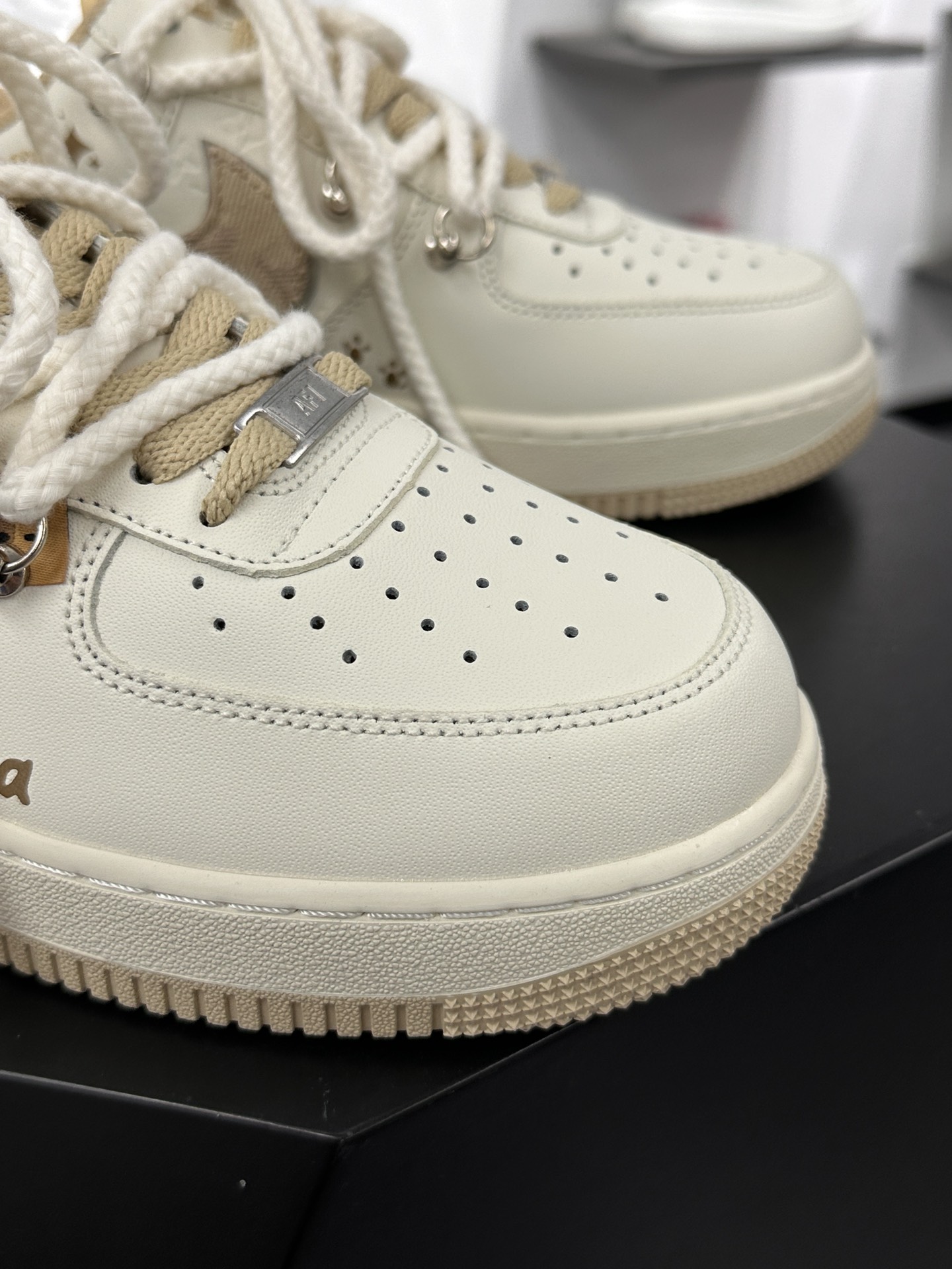 Nike Air Force 1 Low 07 x Louis Vuitton 涂鸦 米棕绑带  LV0506-505