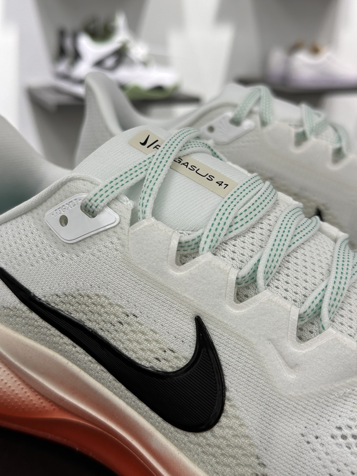 耐克Nike Air Zoom Pegasus 41 Premium”Eliud Kipchoge”41代慢跑鞋“白黑土红基普乔格签名版”HJ7037-100