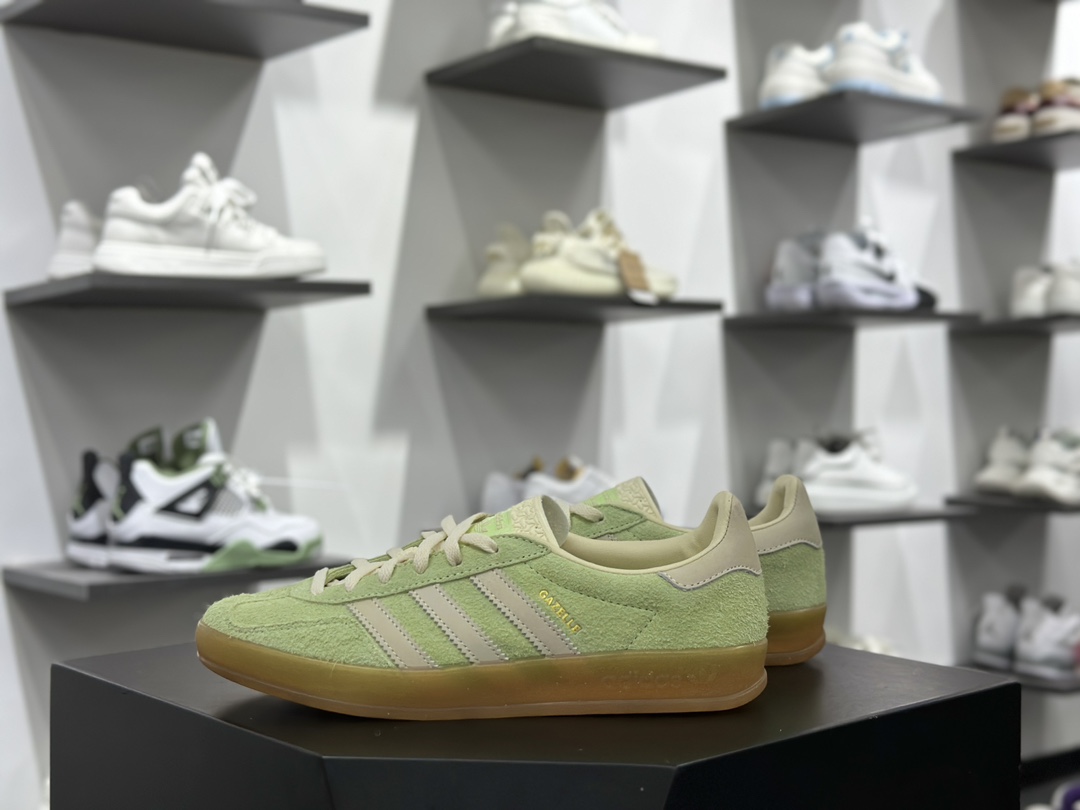 阿迪达斯Adidas Gazelle Indoor Trainers 羚羊内训系列低帮德训风板鞋“翻毛抹茶绿米白生胶底”IE2948