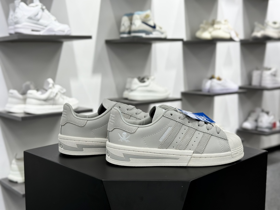 Adidas Originals Superstar”Light Grey”经典贝壳头系列低帮百搭休闲运动板鞋“联名浅白双刀骷髅头海盗”IE6116