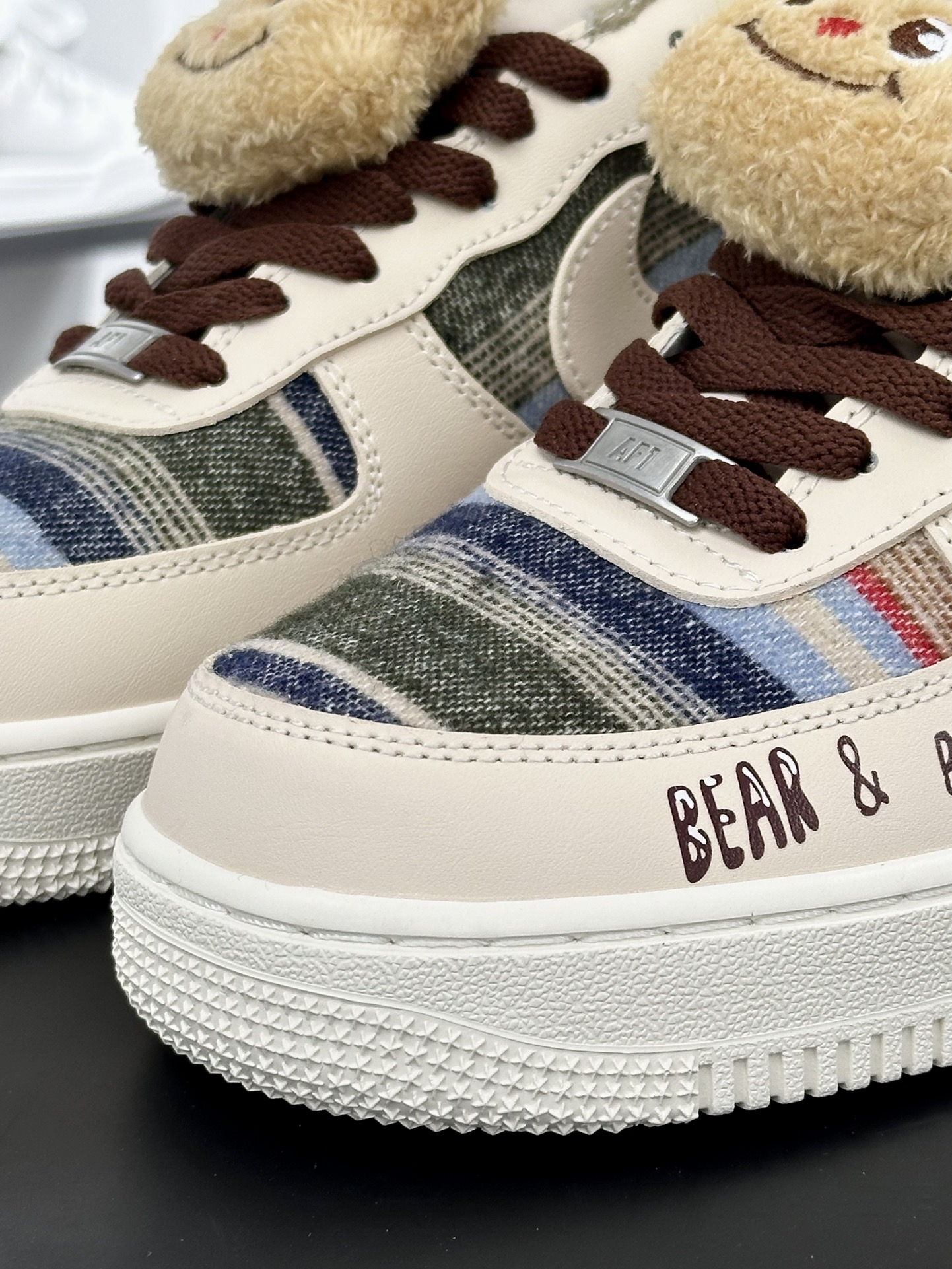 Pendleton x Nike Air Force 1’07 Low 空军一号经典低帮板鞋“米白苏格兰格子彩色小熊涂鸦”CW2289-230