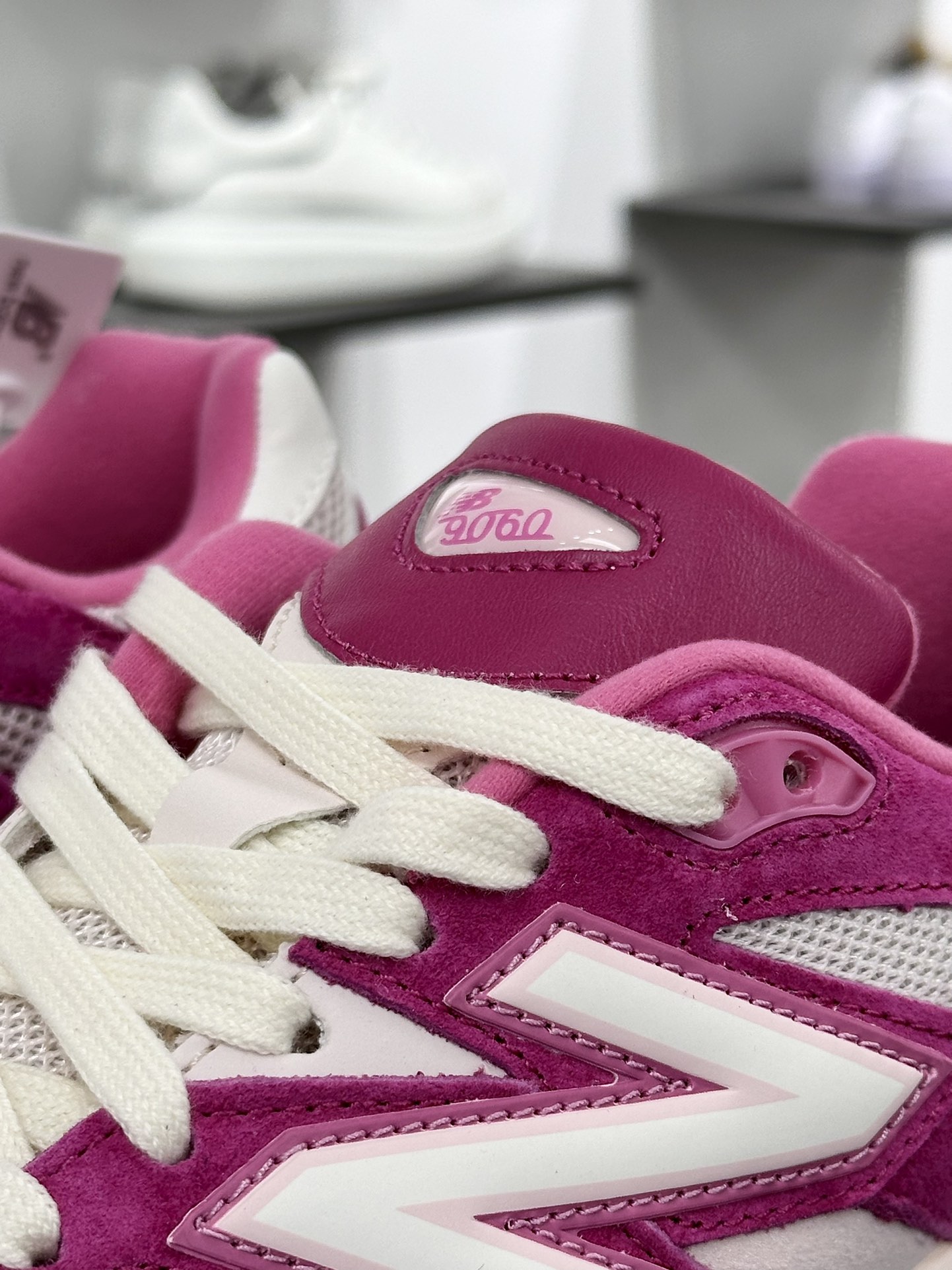 新百伦New Balance 9060”Rose Pink”系列复古百搭老爹风跑步鞋“玫粉米白”U9060FP